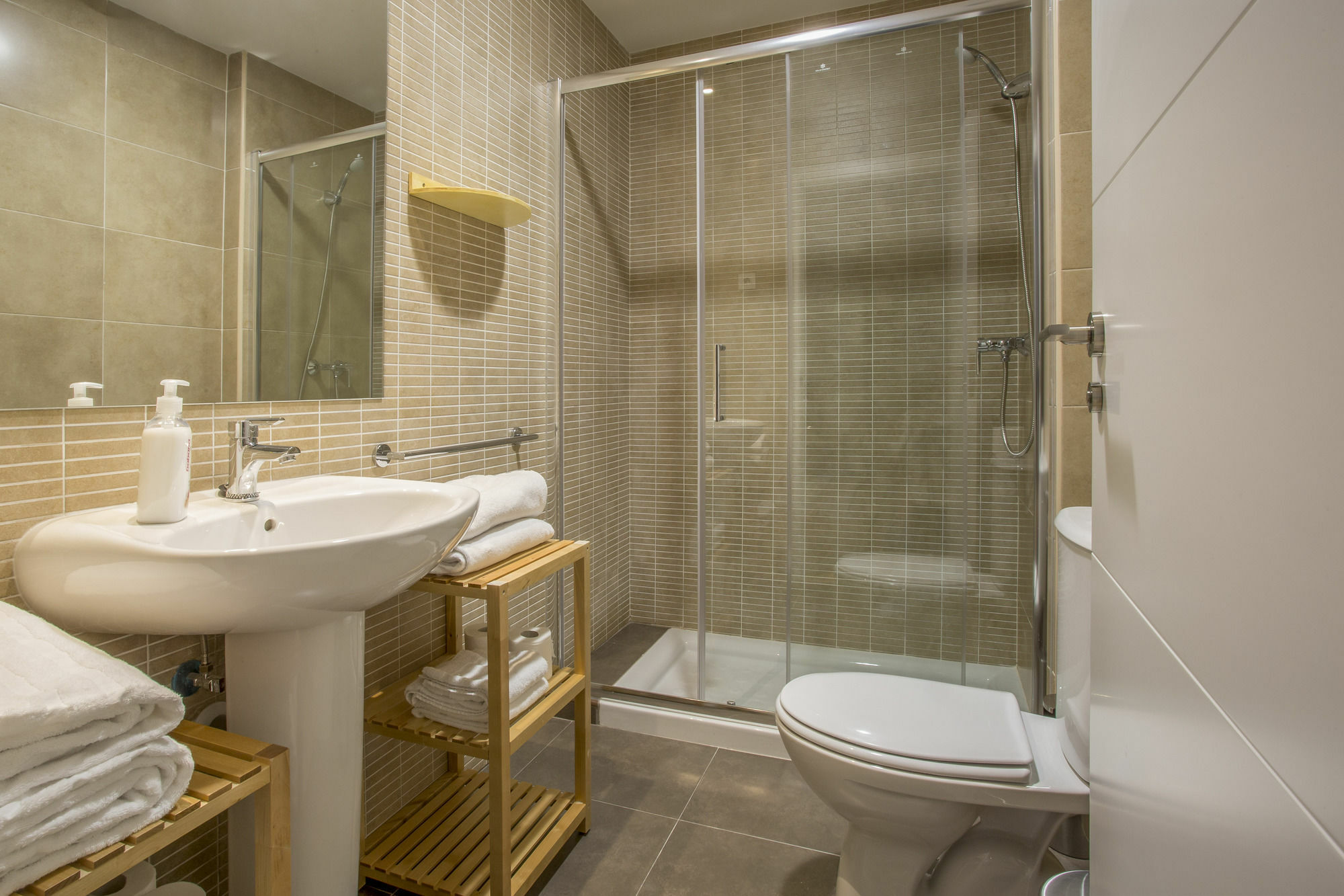 Slow Suites Luchana Madrid Dış mekan fotoğraf